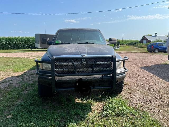 Image of Dodge Ram 2500 equipment image 3