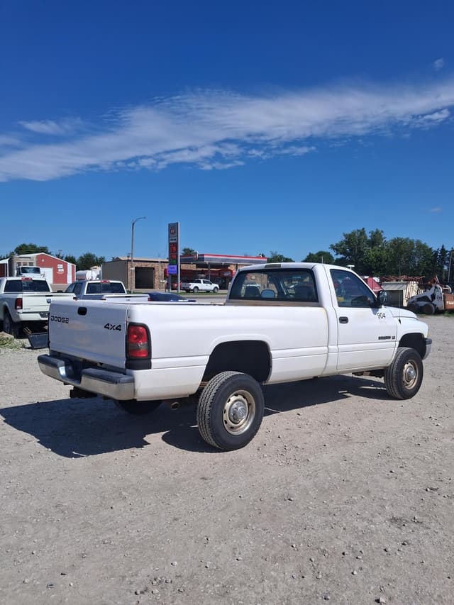 Image of Dodge Ram 2500 equipment image 3