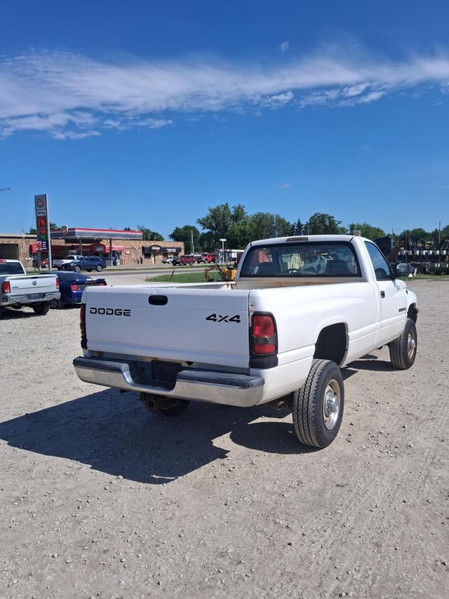 Image of Dodge Ram 2500 equipment image 4