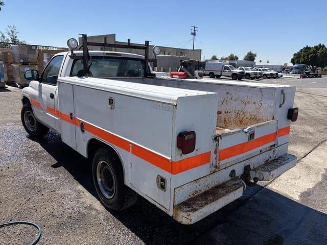 Image of Dodge Ram 2500 equipment image 3