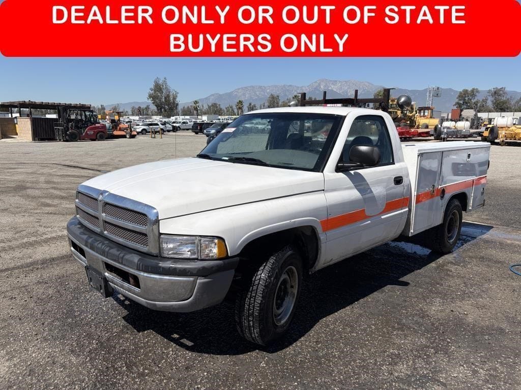 2001 Dodge Ram 2500 Equipment Image0