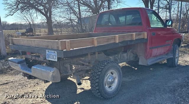 Image of Dodge Ram 2500 equipment image 4