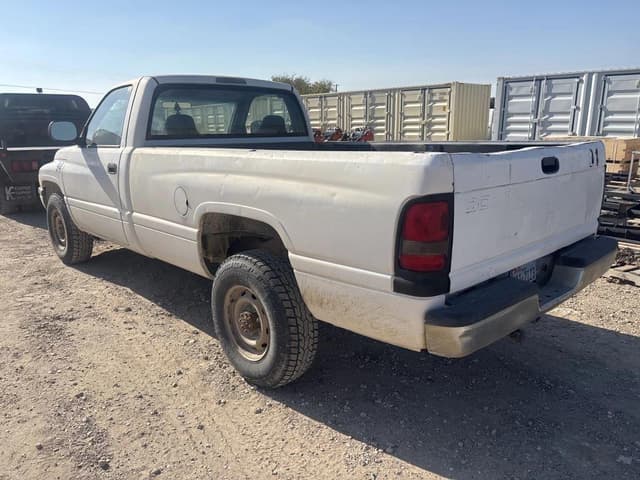 Image of Dodge Ram 2500 equipment image 2