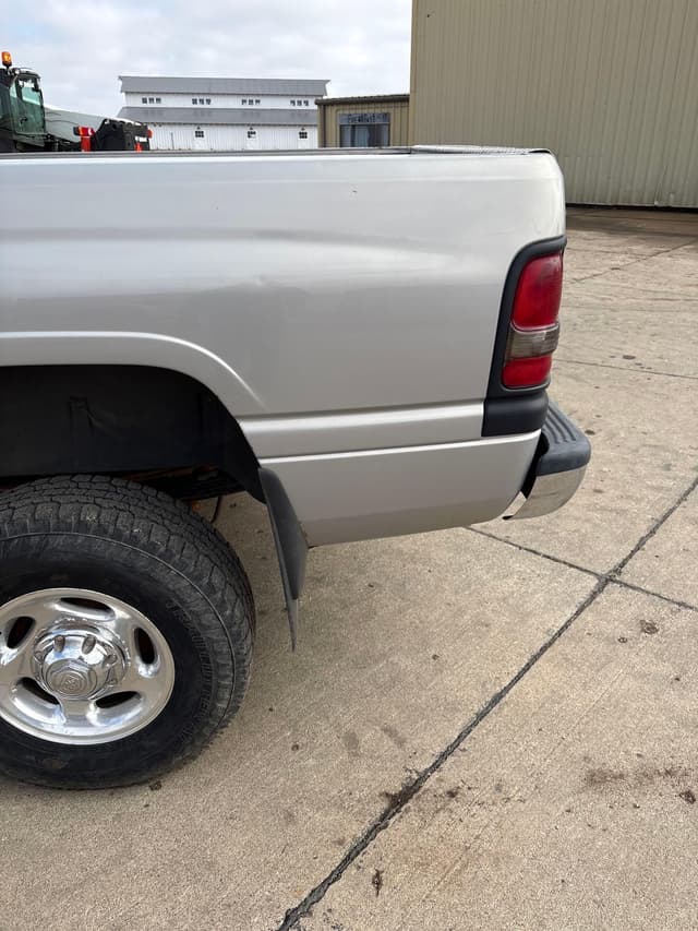 Image of Dodge Ram 2500 equipment image 4