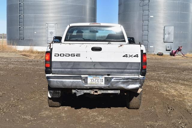 Image of Dodge Ram 2500 equipment image 3