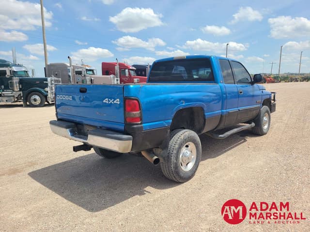 Image of Dodge Ram 2500 equipment image 3