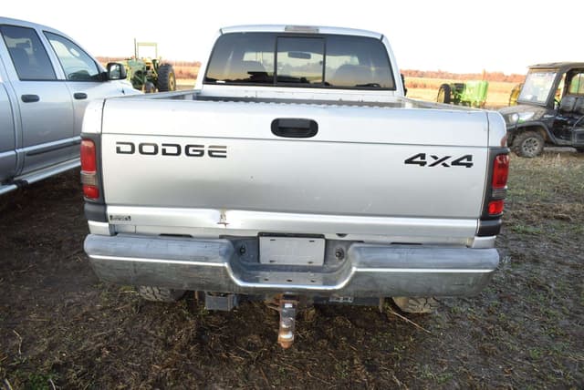 Image of Dodge Ram 2500 equipment image 4