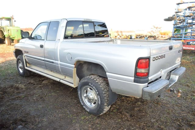 Image of Dodge Ram 2500 equipment image 3