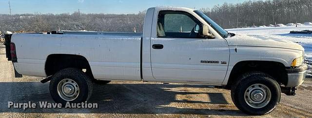 Image of Dodge Ram 2500 equipment image 3