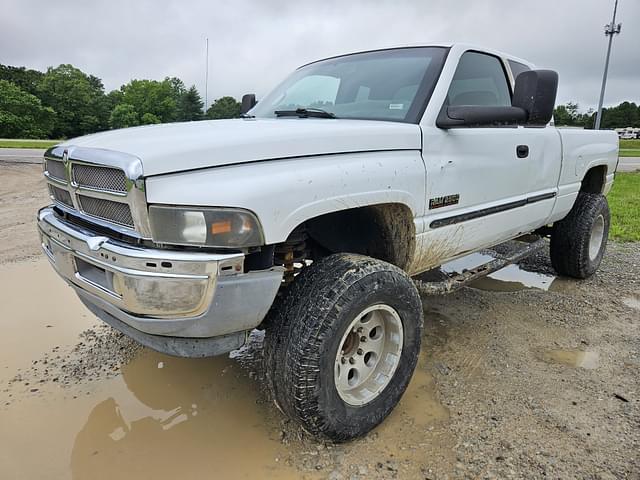 Image of Dodge Ram 2500 equipment image 1