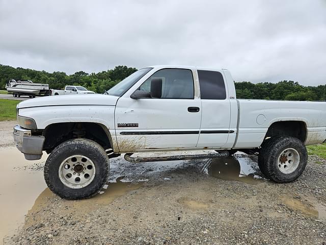 Image of Dodge Ram 2500 equipment image 4