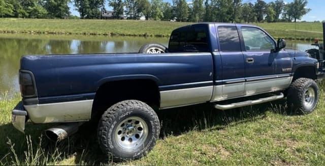Image of Dodge Ram 2500 equipment image 1
