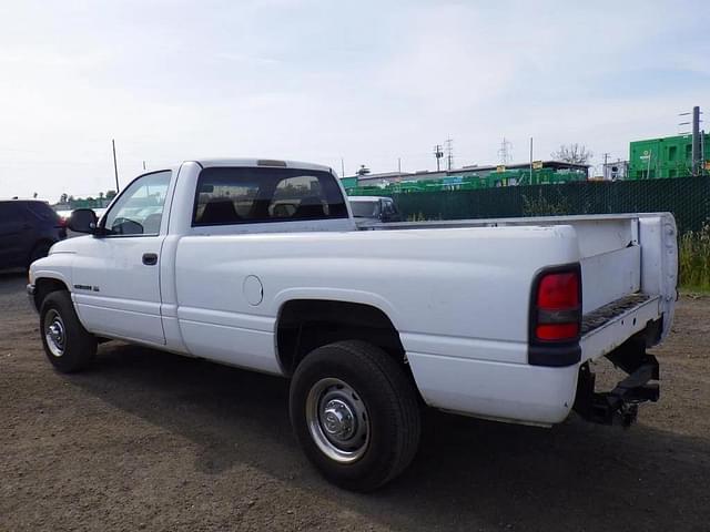 Image of Dodge Ram 2500 equipment image 3