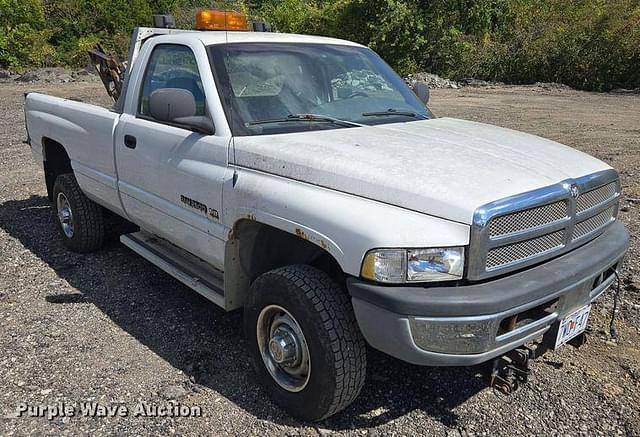 Image of Dodge Ram 2500 equipment image 2