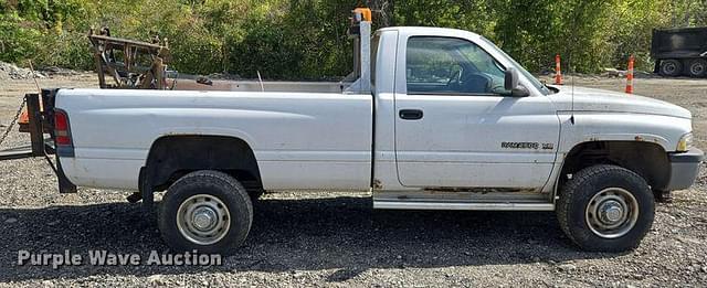 Image of Dodge Ram 2500 equipment image 3