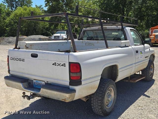 Image of Dodge Ram 2500 equipment image 4
