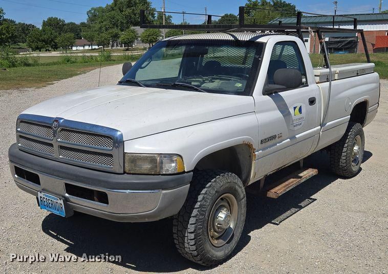 2001 Dodge Ram 2500 Equipment Image0