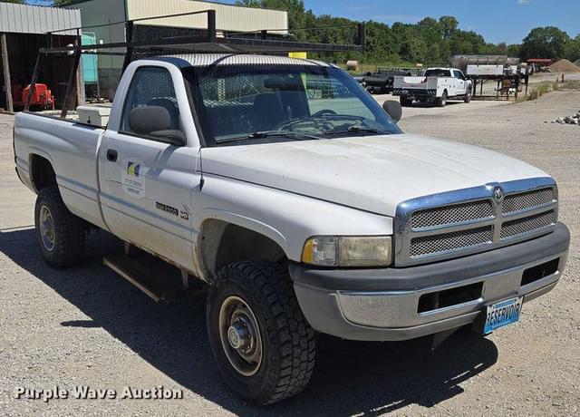 Image of Dodge Ram 2500 equipment image 2