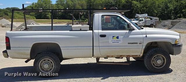 Image of Dodge Ram 2500 equipment image 3