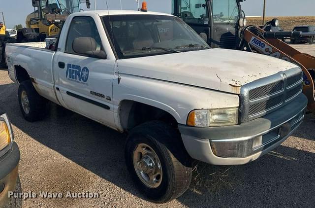 Image of Dodge Ram 2500 equipment image 2
