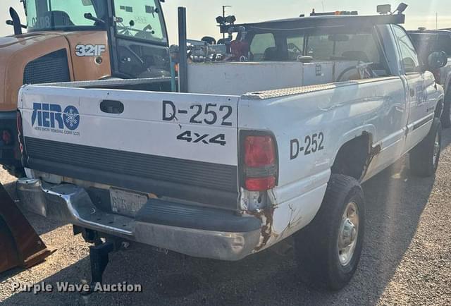 Image of Dodge Ram 2500 equipment image 3