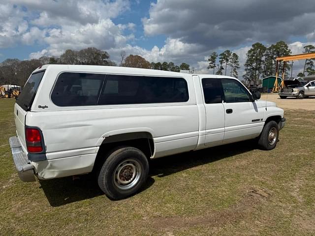 Image of Dodge Ram 2500 equipment image 4
