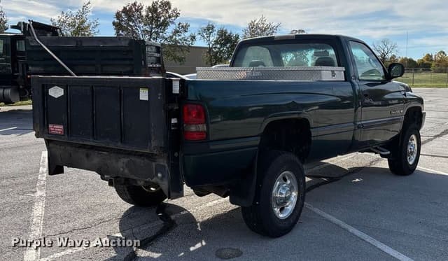 Image of Dodge Ram 2500 equipment image 4