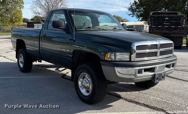 Image of Dodge Ram 2500 equipment image 2