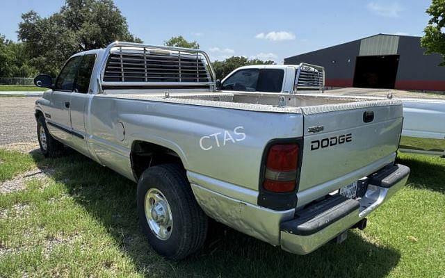 Image of Dodge Ram 2500 equipment image 3