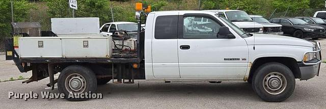 Image of Dodge Ram 2500 equipment image 3