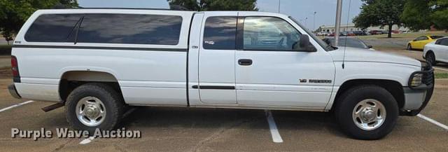 Image of Dodge Ram 2500 equipment image 3