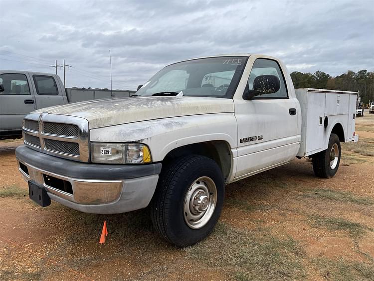 2001 Dodge Ram 2500 Equipment Image0