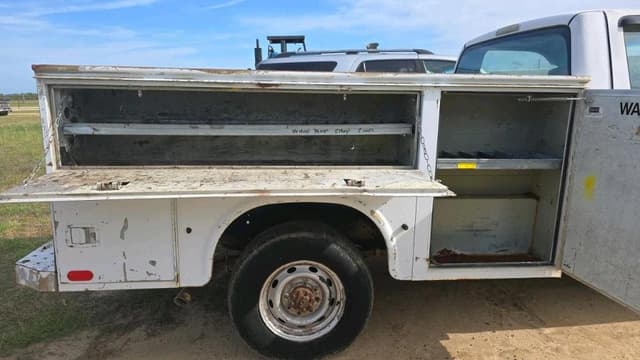 Image of Dodge Ram 2500 equipment image 2