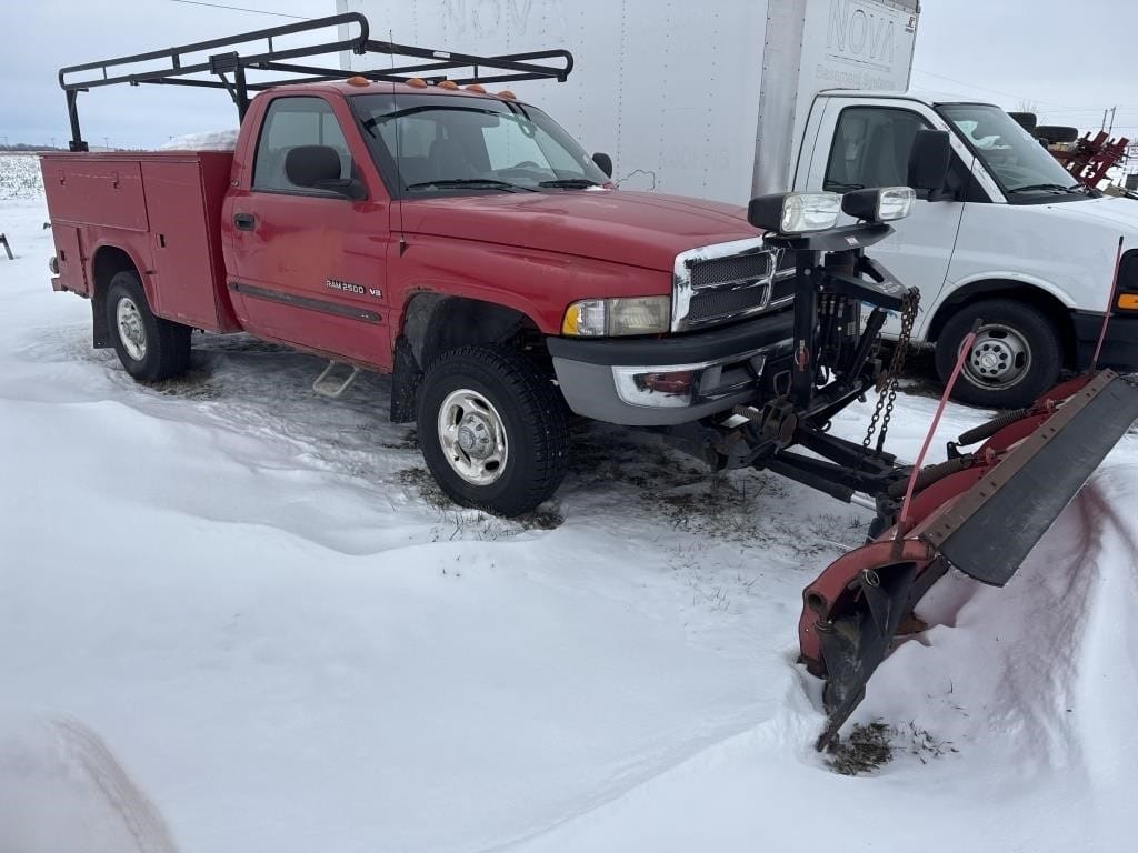 2001 Dodge Ram 2500 Equipment Image0