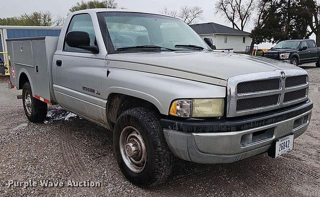 Image of Dodge Ram 2500 equipment image 2