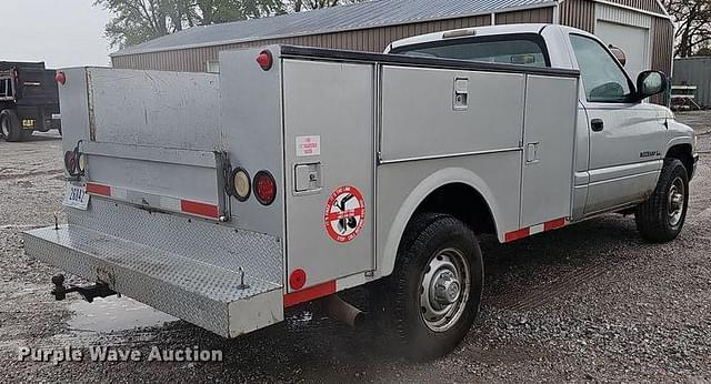 Image of Dodge Ram 2500 equipment image 4