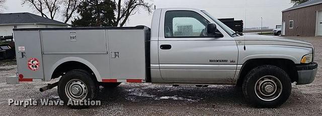 Image of Dodge Ram 2500 equipment image 3