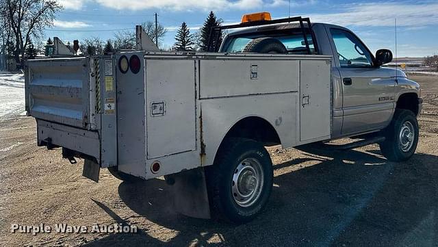 Image of Dodge Ram 2500 equipment image 4