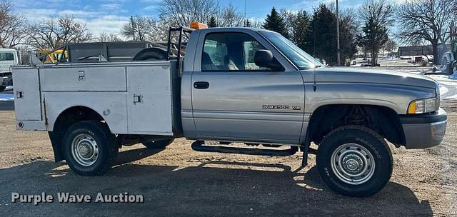 Image of Dodge Ram 2500 equipment image 3