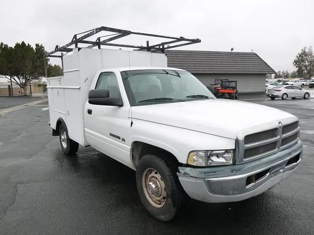 Image of Dodge Ram 2500 equipment image 2