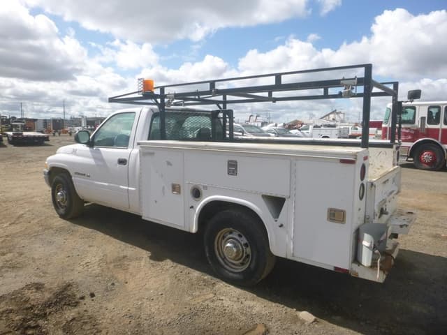 Image of Dodge Ram 2500 equipment image 3