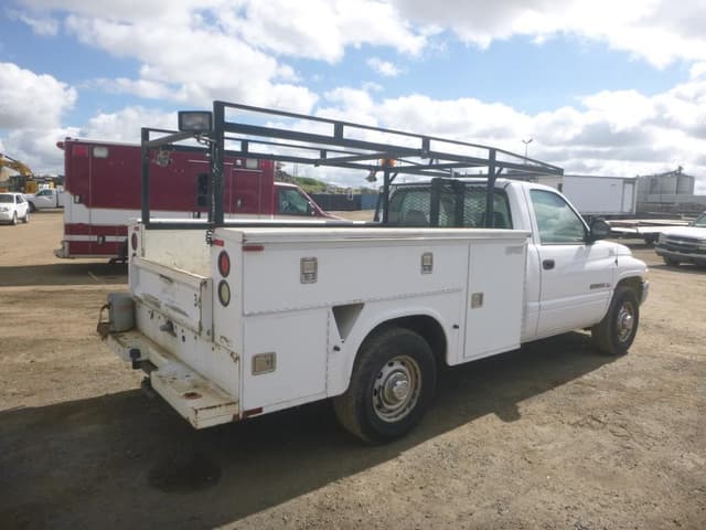 Image of Dodge Ram 2500 equipment image 2