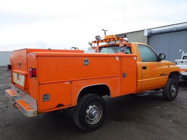 Image of Dodge Ram 2500 equipment image 2