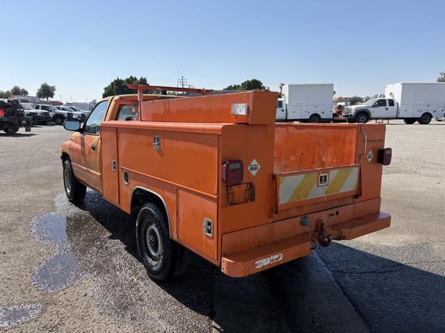 Image of Dodge Ram 2500 equipment image 3