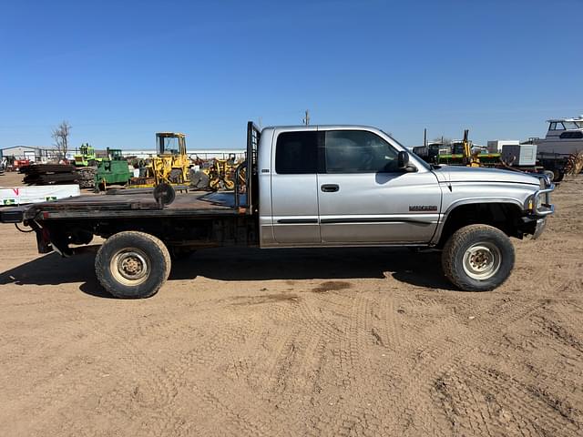 Image of Dodge Ram 2500 equipment image 4