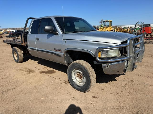 Image of Dodge Ram 2500 equipment image 2