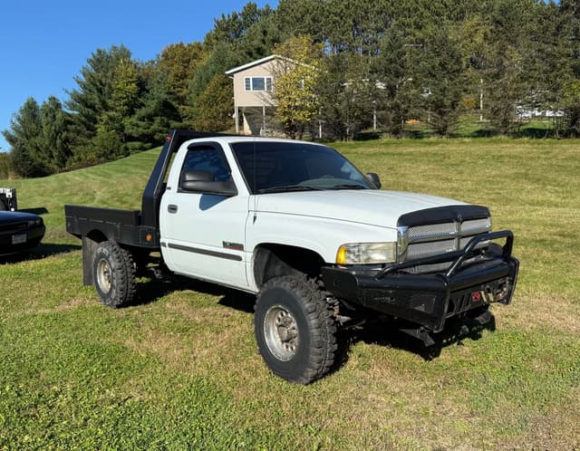 Image of Dodge Ram 2500 equipment image 2