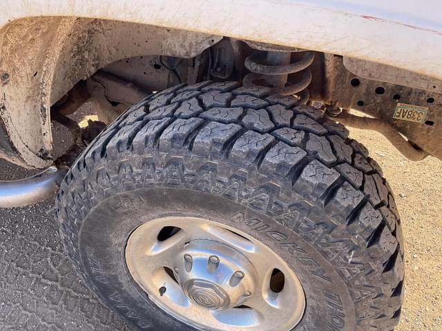 Image of Dodge Ram 2500HD equipment image 2