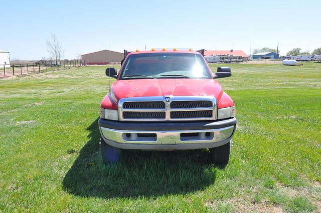Image of Dodge Ram 3500 equipment image 2