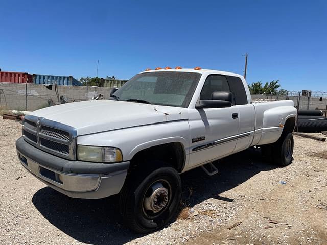 Image of Dodge Ram 3500 equipment image 1